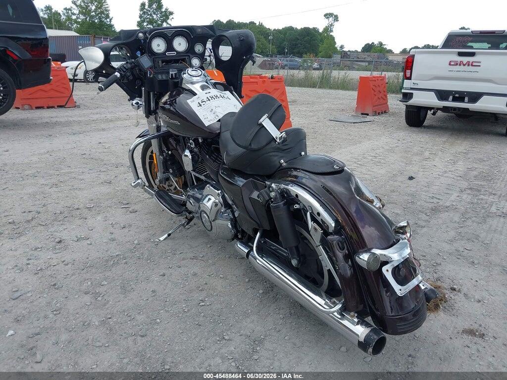 1HD1KBM15BB669660 2011 HARLEY-DAVIDSON FLHX photo no. 3