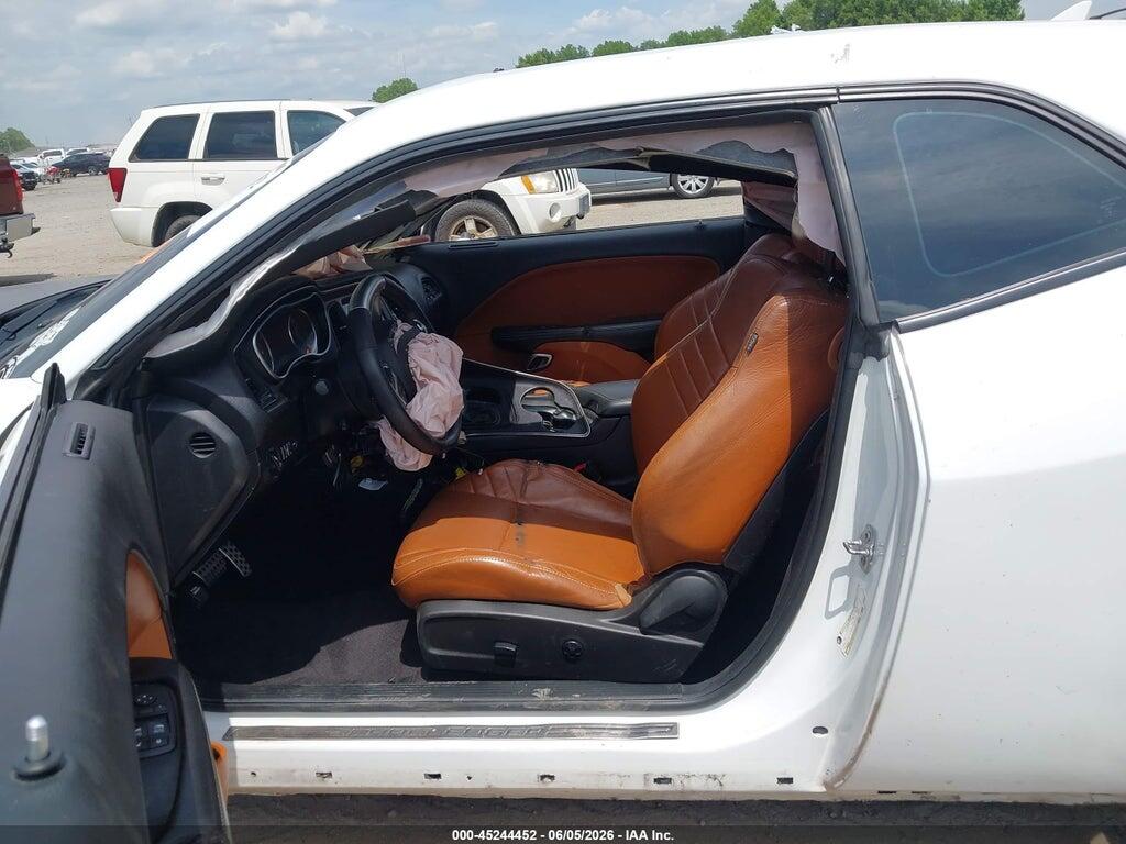 2C3CDZDJ7GH235868 2016 DODGE CHALLENGER photo no. 5
