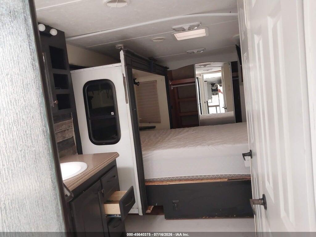 5SFGF34268E010148 2008 HEARTLAND RV BIGHORN photo no. 5