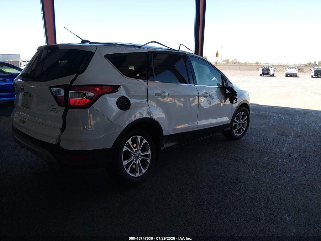 1FMCU0G99HUC99476 2017 FORD ESCAPE photo no. 4