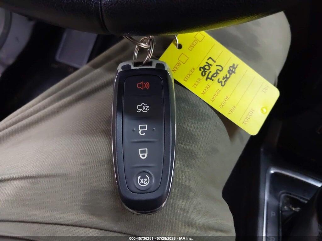 1FMCU9JD8HUC16332 2017 FORD ESCAPE photo no. 11