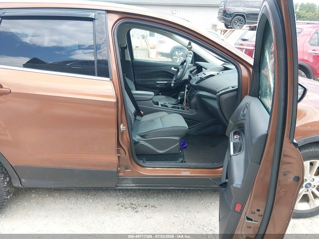 1FMCU0GD9HUB06425 2017 FORD ESCAPE photo no. 5