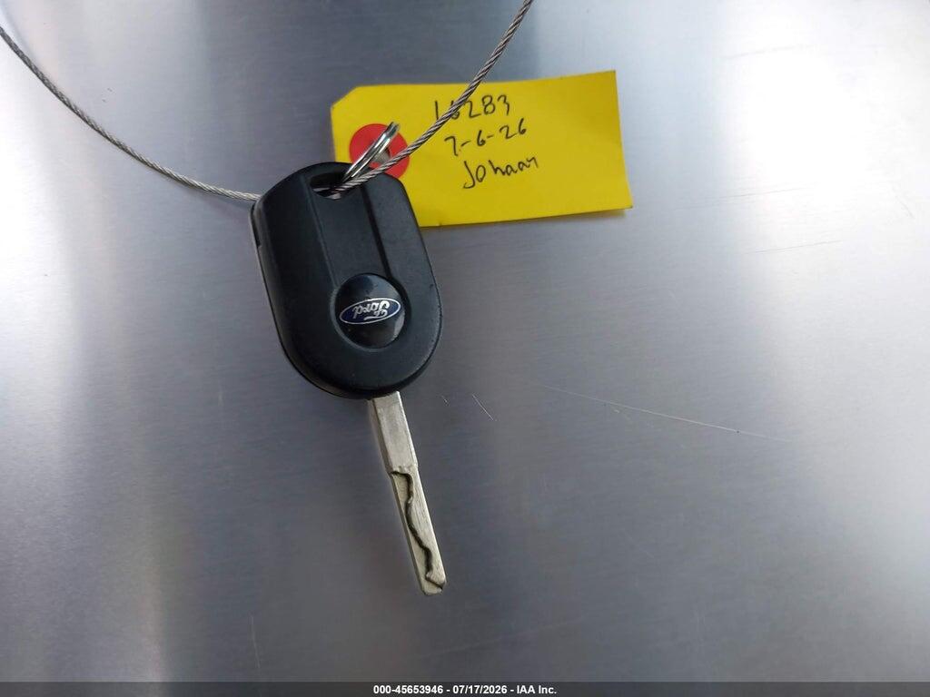 1FMCU0GD8HUB01779 2017 FORD ESCAPE photo no. 11