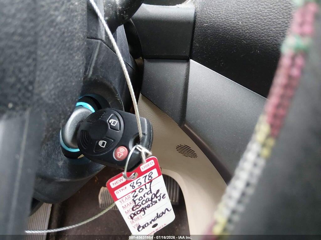1FMCU0GD8HUC24742 2017 FORD ESCAPE photo no. 11