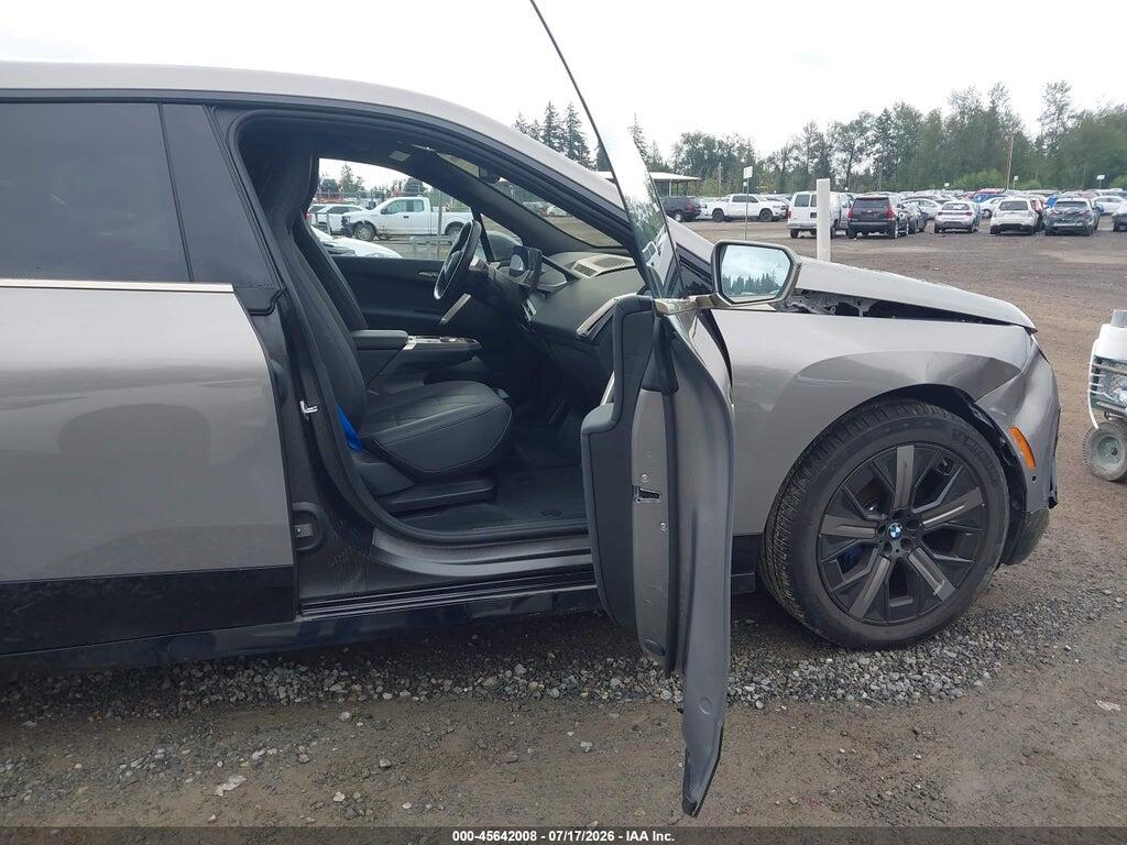 WB533CF00RCR68085 2024 BMW IX photo no. 5