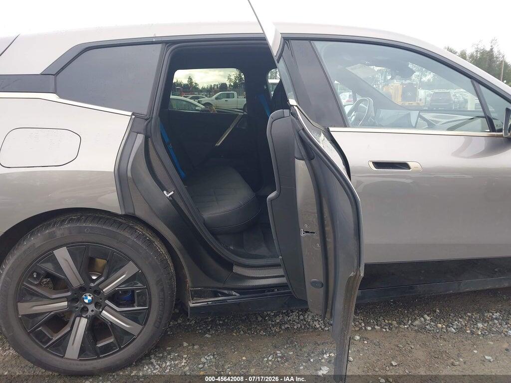 WB533CF00RCR68085 2024 BMW IX photo no. 8