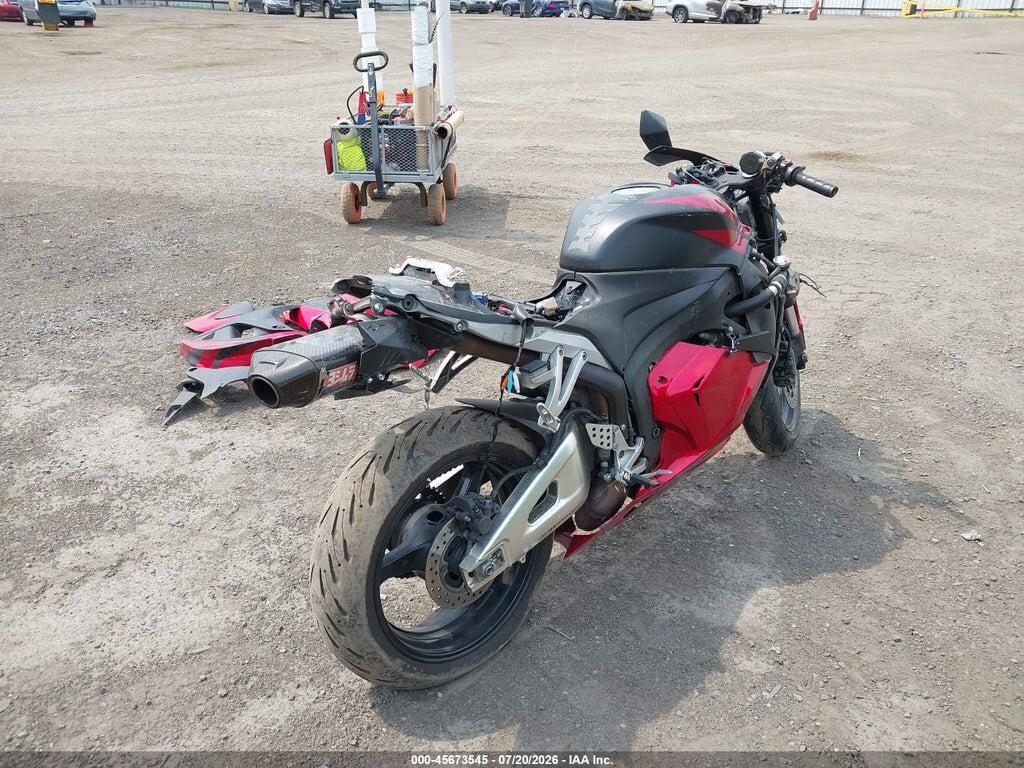 JH2PC404XBK400761 2011 HONDA CBR600 photo no. 4