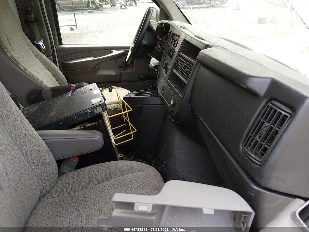 1GCWGFCA7C1197387 2012 CHEVROLET EXPRESS 2500 photo no. 5
