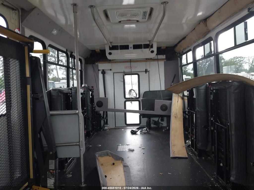 1FDEE3FS9KDC00951 2019 FORD E-350 CUTAWAY photo no. 7