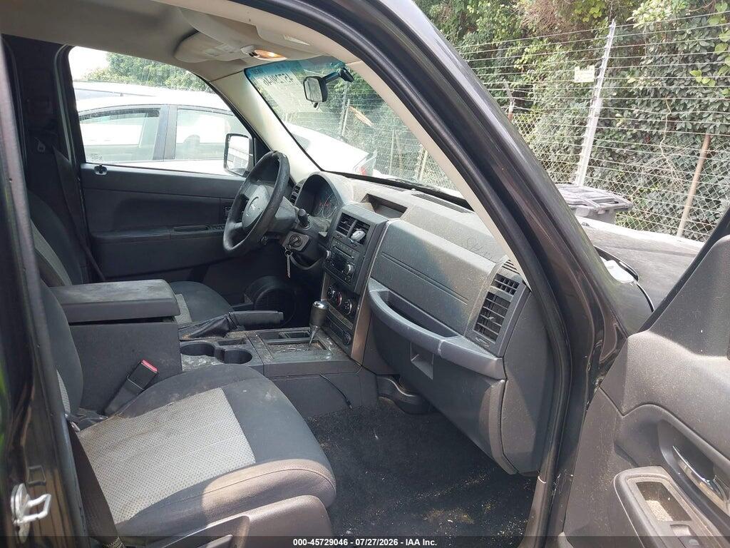 1J4PP2GK9AW156253 2010 JEEP LIBERTY photo no. 5