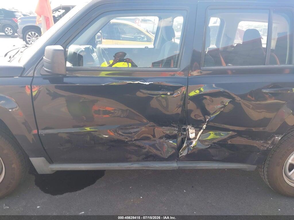 1J4NT2GB3AD589811 2010 JEEP PATRIOT photo no. 6