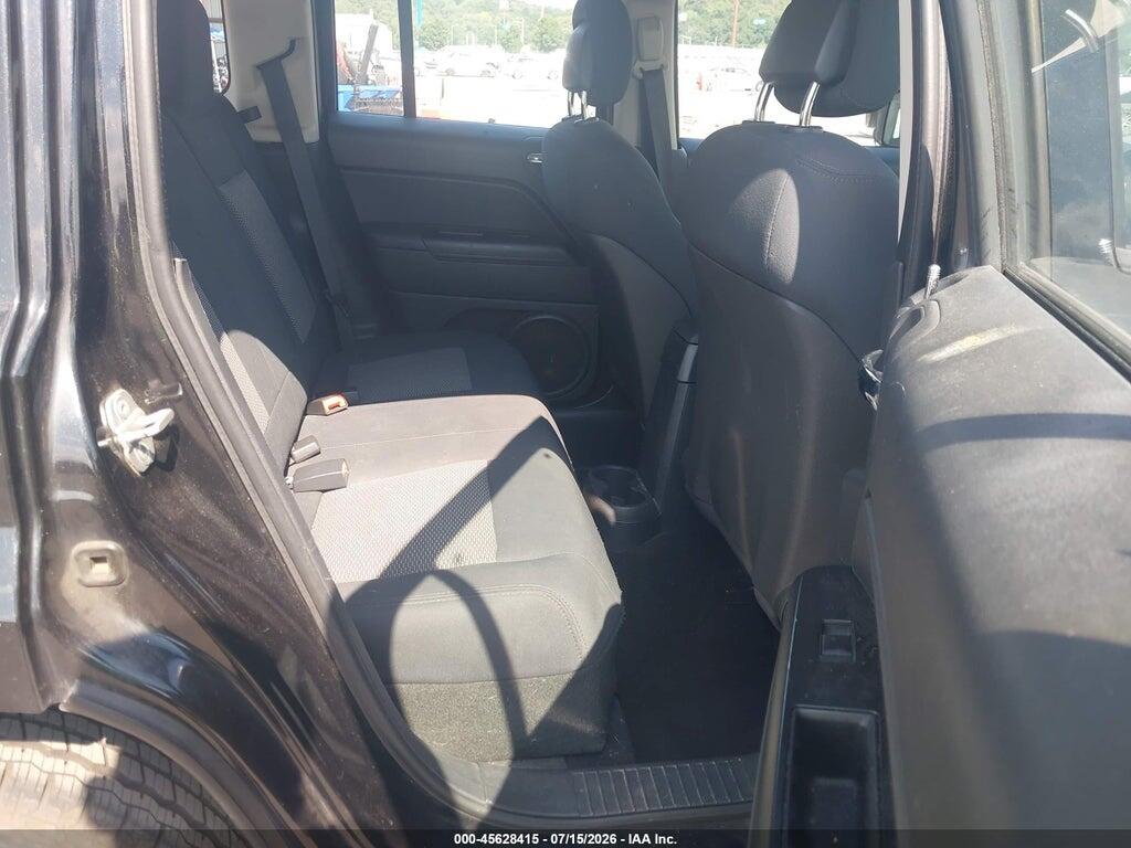 1J4NT2GB3AD589811 2010 JEEP PATRIOT photo no. 8