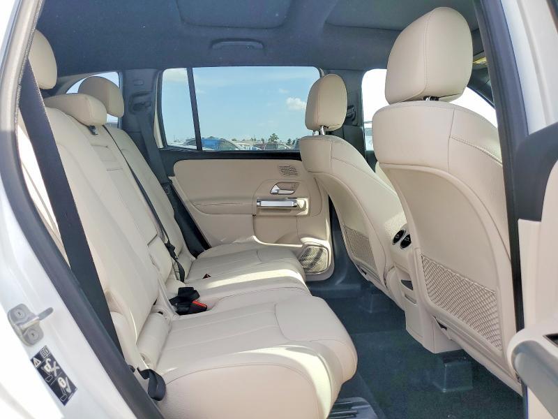 2025 MERCEDES-BENZ GLB 250 4MATIC — Фото 11 из 13
