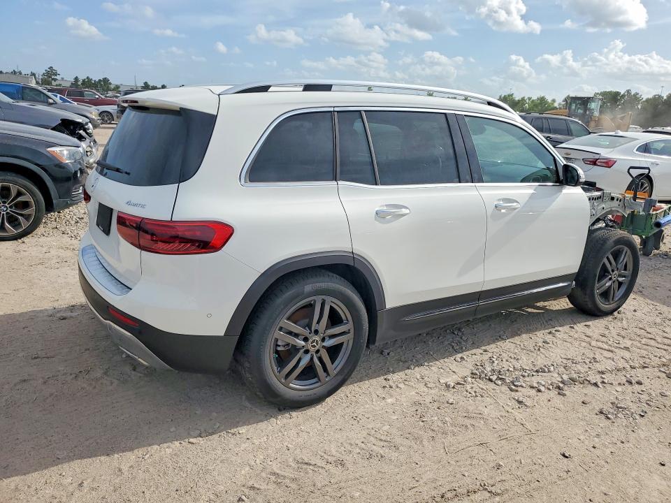 2025 MERCEDES-BENZ GLB 250 4MATIC — Фото 3 из 13
