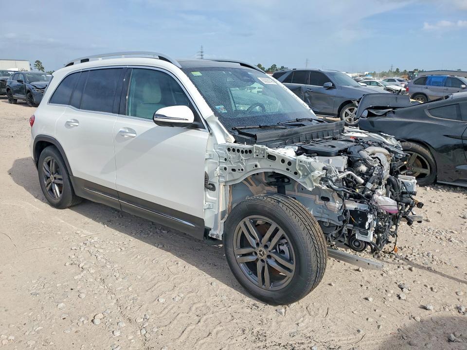 2025 MERCEDES-BENZ GLB 250 4MATIC — Фото 4 из 13
