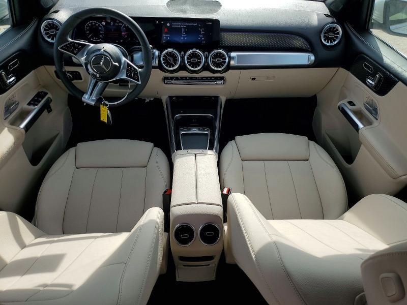 2025 MERCEDES-BENZ GLB 250 4MATIC — Фото 8 из 13