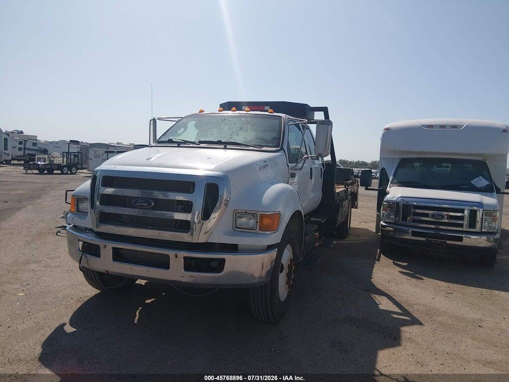 3FRNW6FL1DV790983 2013 FORD F-650 photo no. 2