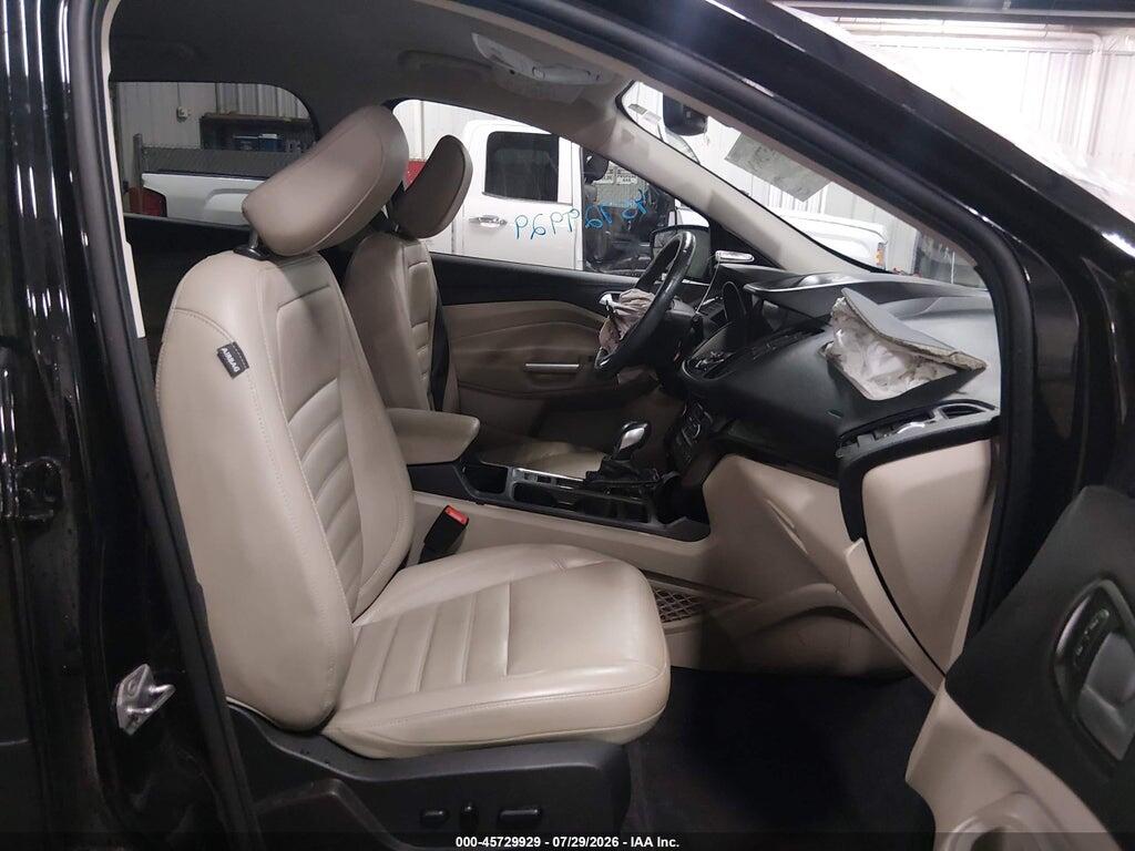 1FMCU9J99KUC28945 2019 FORD ESCAPE photo no. 5