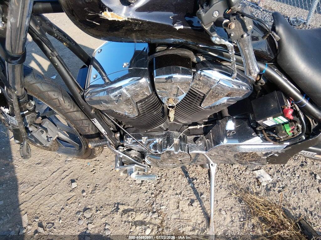 JH2SC6149BK000405 2011 HONDA VT1300 photo no. 9