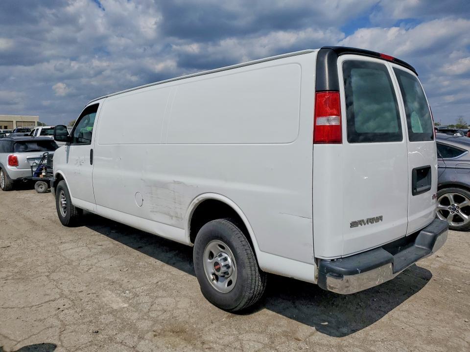 2017 GMC SAVANA G2500 — Фото 2 из 13