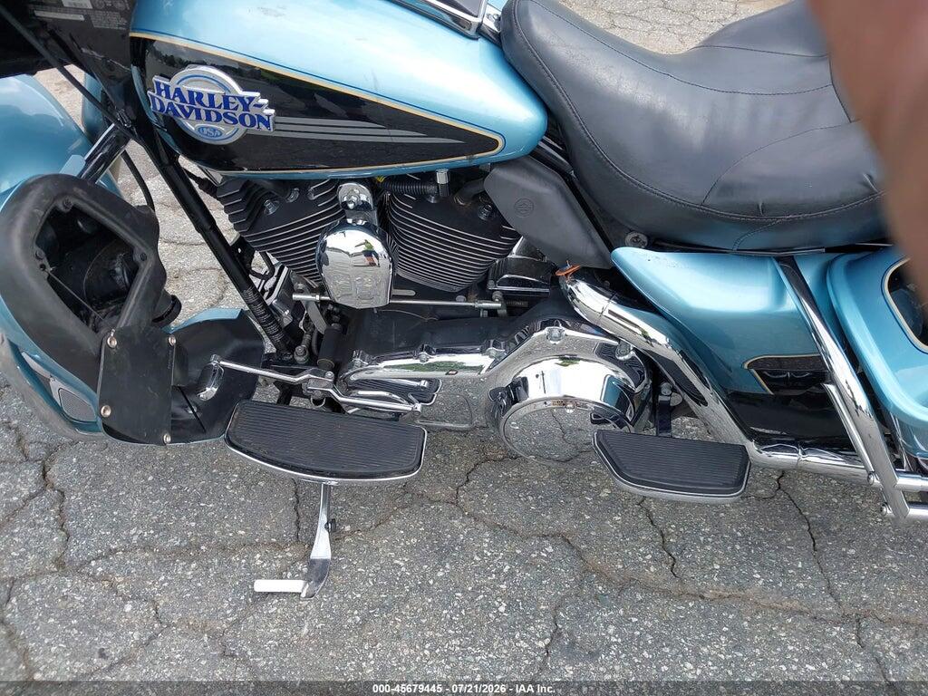 1HD1FC4197Y675461 2007 HARLEY-DAVIDSON FLHTCUI photo no. 9
