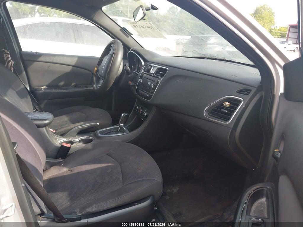 1C3CCBAB2CN244700 2012 CHRYSLER 200 photo no. 5