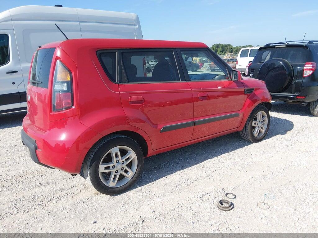 KNDJT2A29A7125434 2010 KIA SOUL photo no. 4
