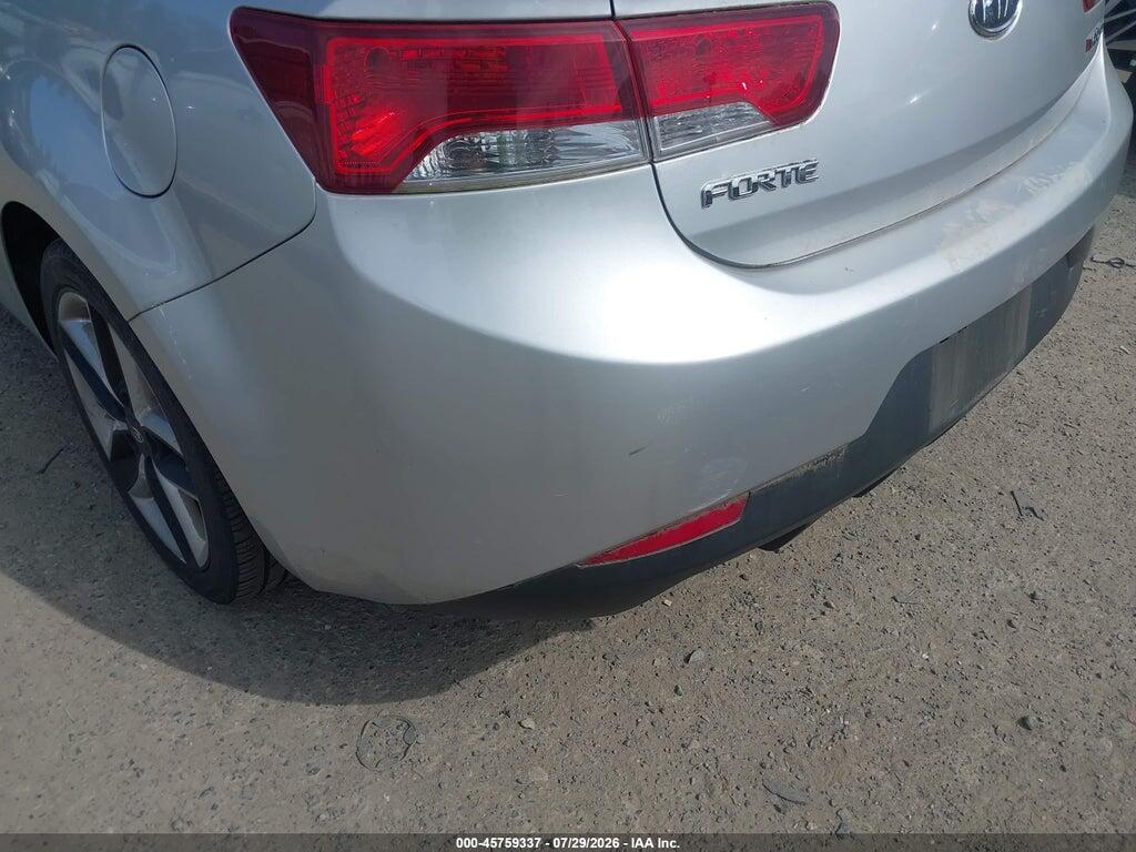KNAFW6A30A5246035 2010 KIA FORTE KOUP photo no. 6