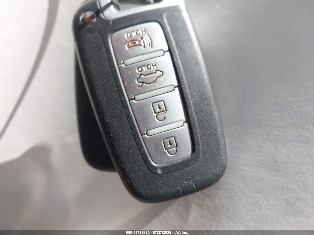 5NPEC4AC6BH281045 2011 HYUNDAI SONATA photo no. 11