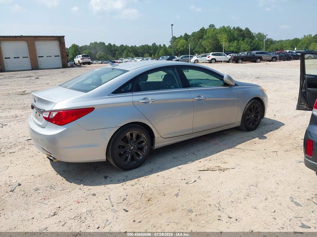 5NPEC4AC5BH235626 2011 HYUNDAI SONATA photo no. 4