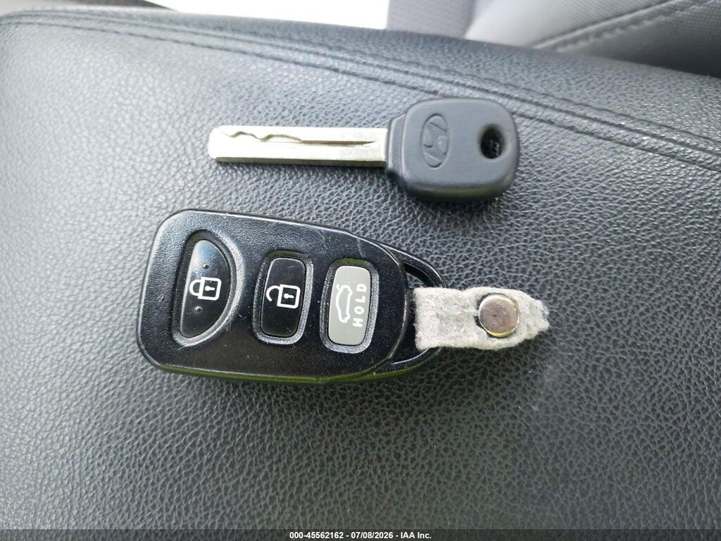 5NPEB4AC6BH232785 2011 HYUNDAI SONATA photo no. 11