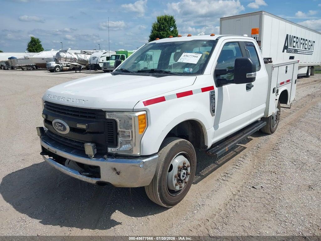 1FT7X3B6XHEE05018 2017 FORD F-350 photo no. 2