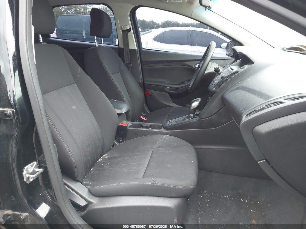 1FADP3K27HL217509 2017 FORD FOCUS photo no. 5