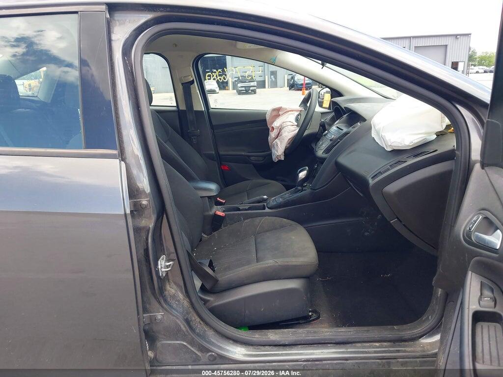 1FADP3F2XHL300524 2017 FORD FOCUS photo no. 5