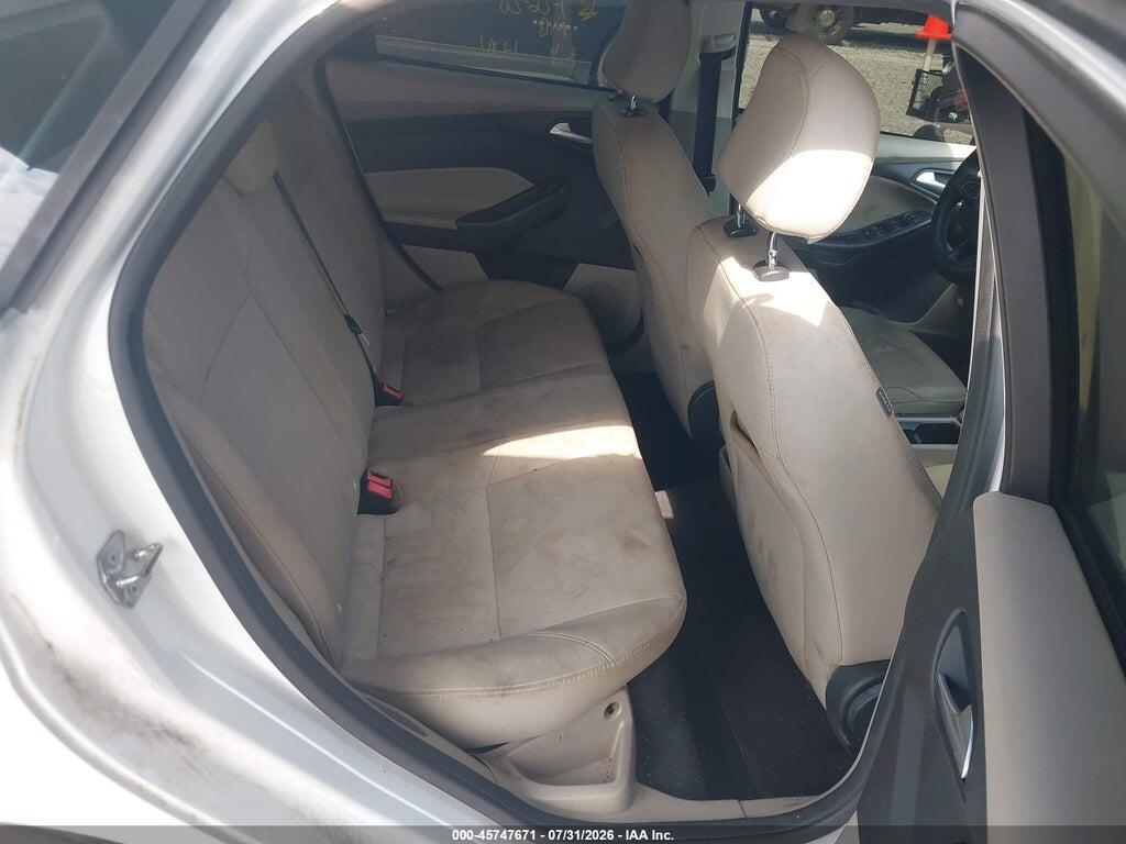 1FADP3F27HL274397 2017 FORD FOCUS photo no. 8