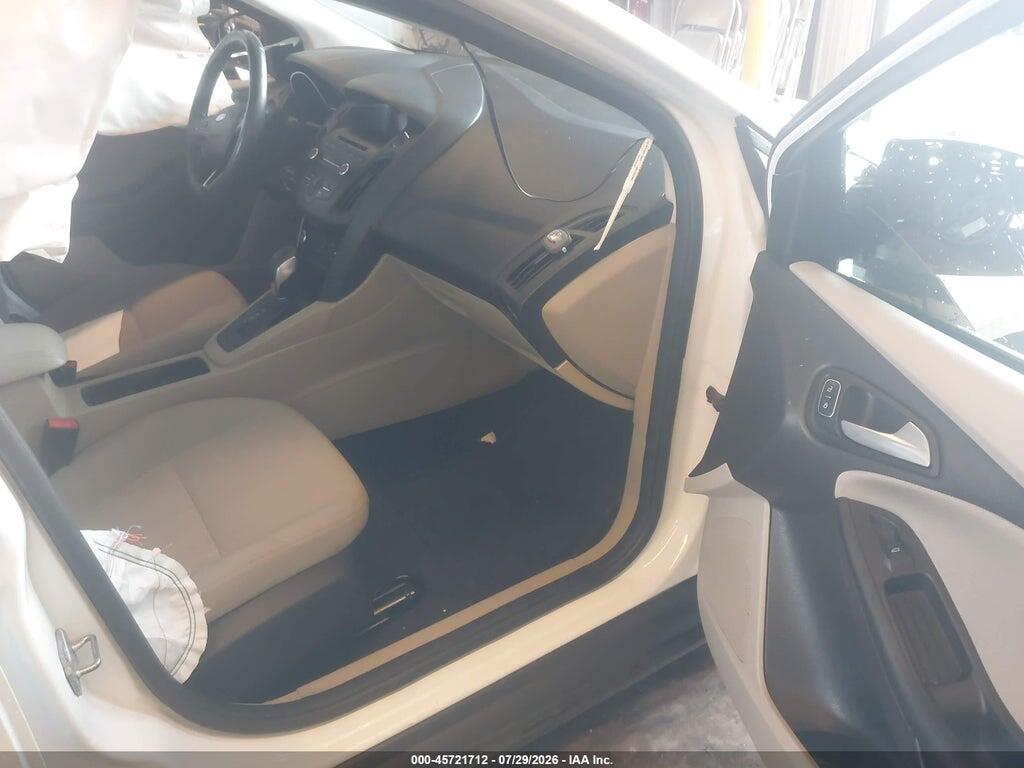 1FADP3F22HL335073 2017 FORD FOCUS photo no. 5