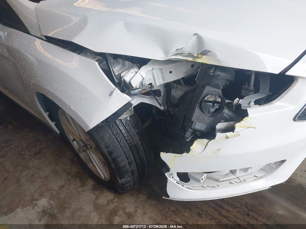 1FADP3F22HL335073 2017 FORD FOCUS photo no. 6