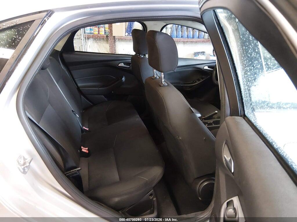 1FADP3F26HL228382 2017 FORD FOCUS photo no. 8