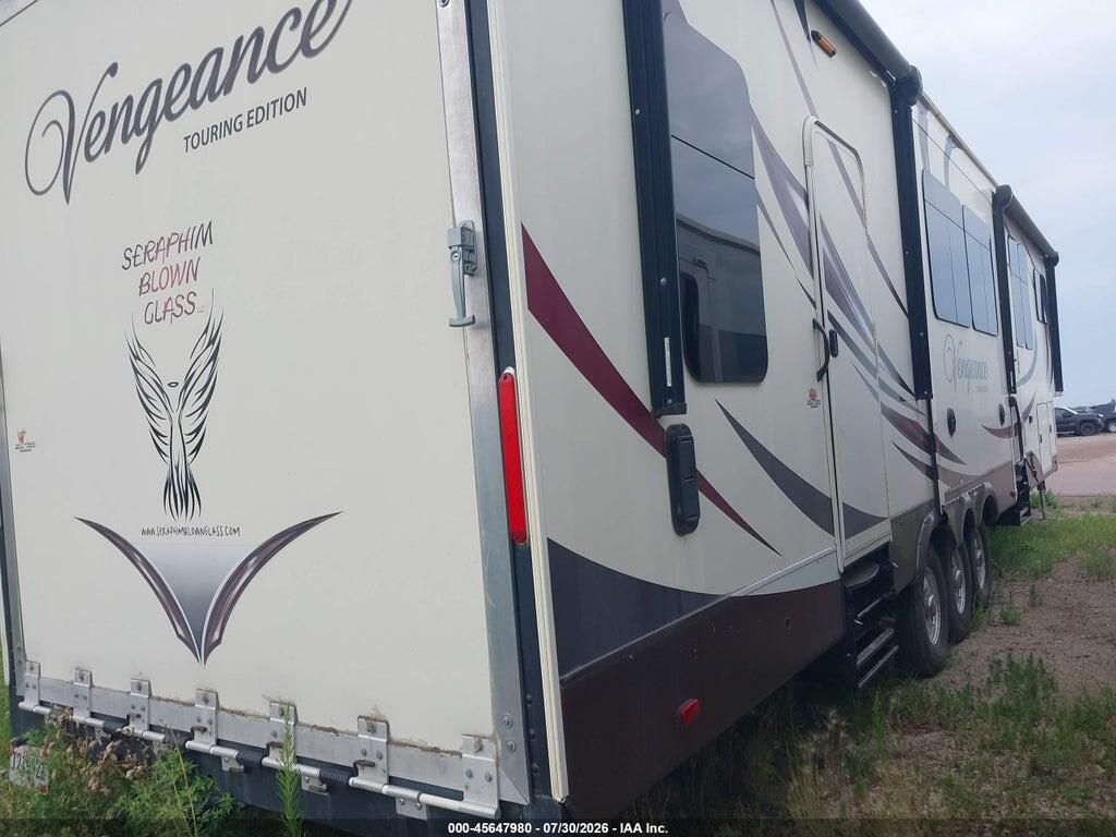 4X4FVGR30GR500452 2016 FOREST RIVER VENGEANCE TOURING TO photo no. 4