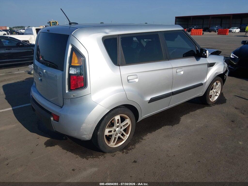 KNDJT2A24A7106628 2010 KIA SOUL photo no. 4
