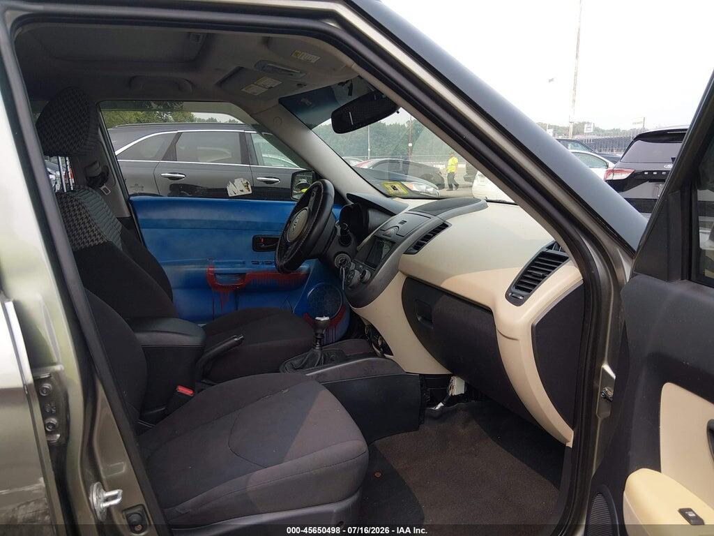 KNDJT2A23A7085836 2010 KIA SOUL photo no. 5