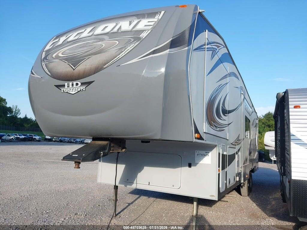 5SFCG3692CE242745 2012 CYCLONE TRAVEL TRLR photo no. 2