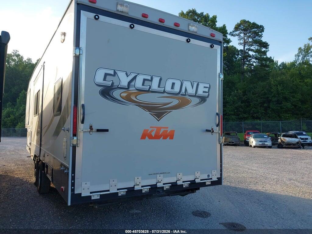 5SFCG3692CE242745 2012 CYCLONE TRAVEL TRLR photo no. 3