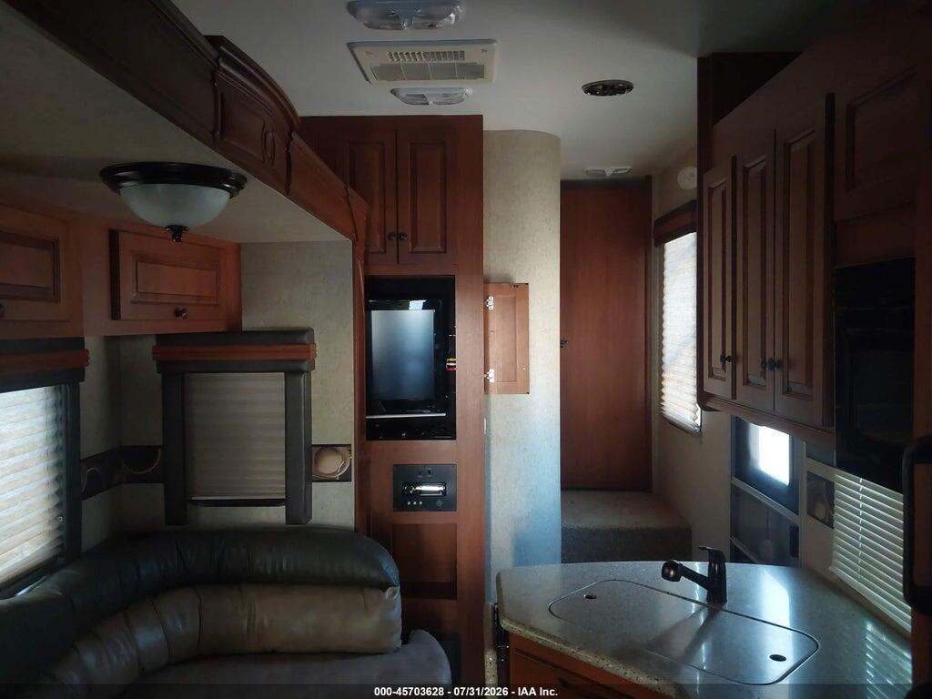 5SFCG3692CE242745 2012 CYCLONE TRAVEL TRLR photo no. 7