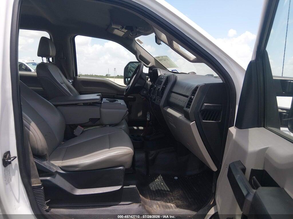 1FD8W3HT5KEF51396 2019 FORD F-350 CHASSIS photo no. 5