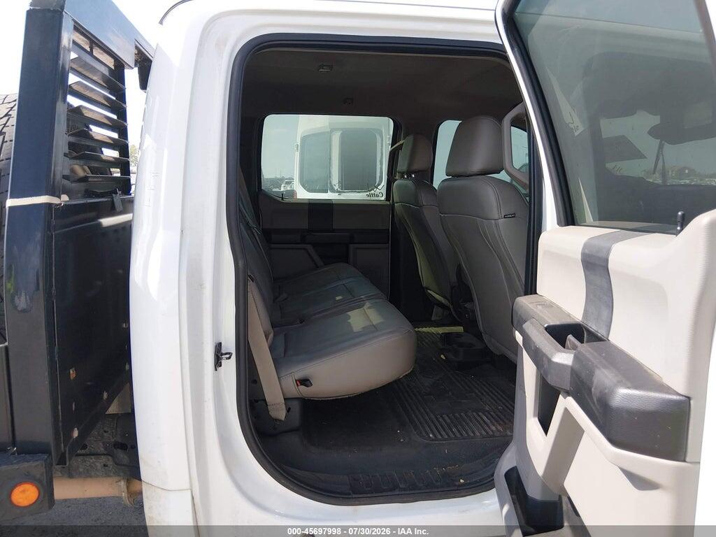 1FD8W3HT3KEE23660 2019 FORD F-350 CHASSIS photo no. 8