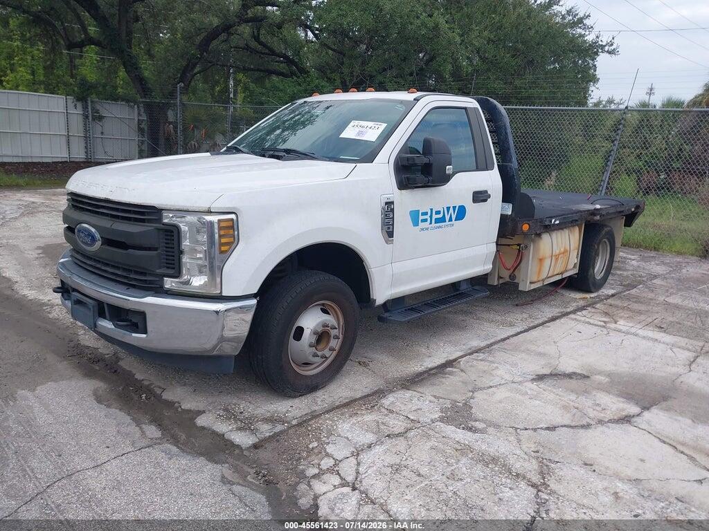 1FDRF3G64KEG87812 2019 FORD F-350 CHASSIS photo no. 2