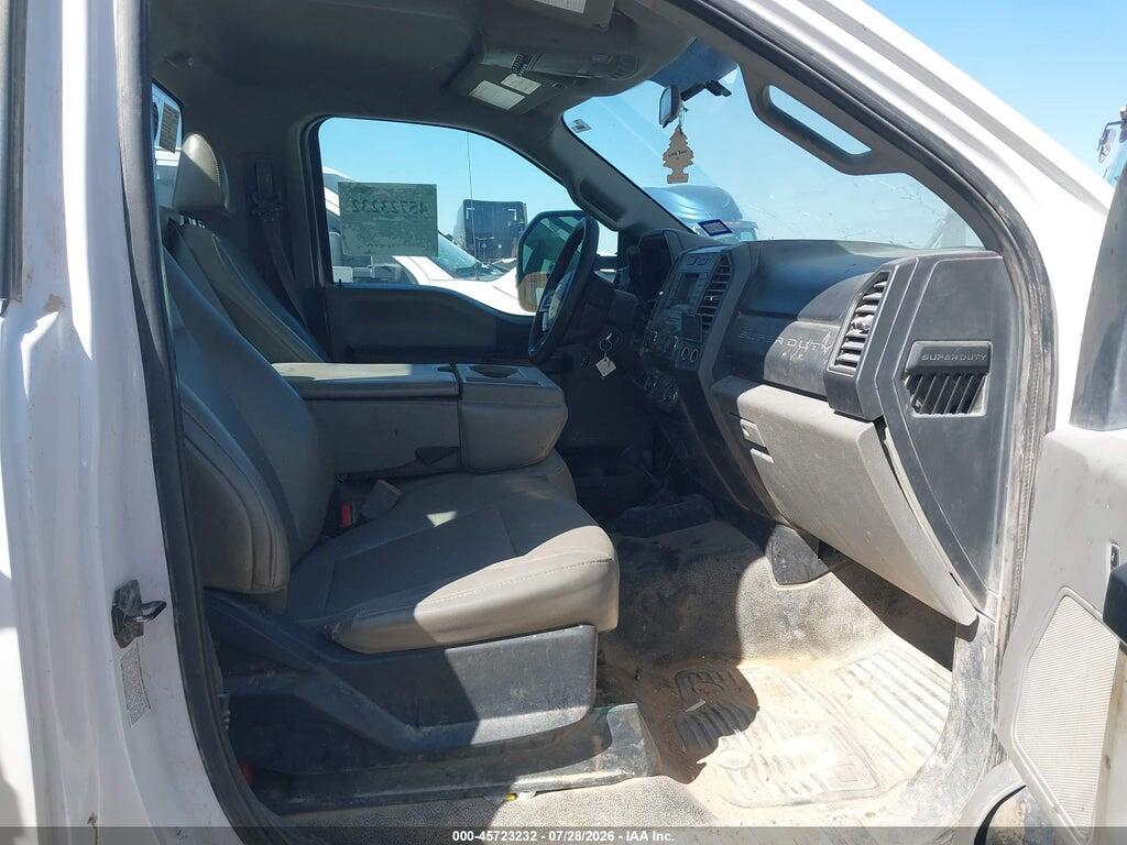 1FDUF5HY5KDA18444 2019 FORD F-550 CHASSIS photo no. 5