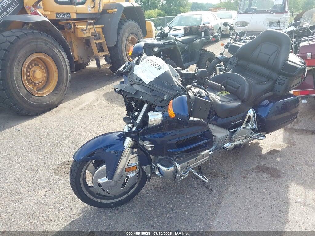 1HFSC47F27A606623 2007 HONDA GL1800 photo no. 2