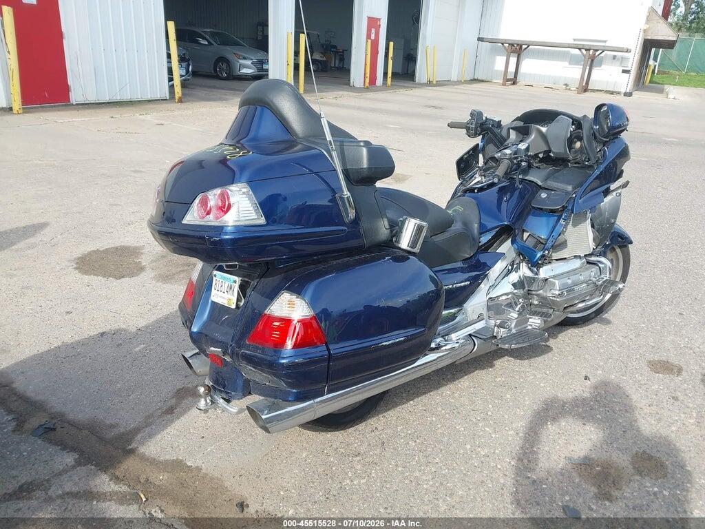 1HFSC47F27A606623 2007 HONDA GL1800 photo no. 4